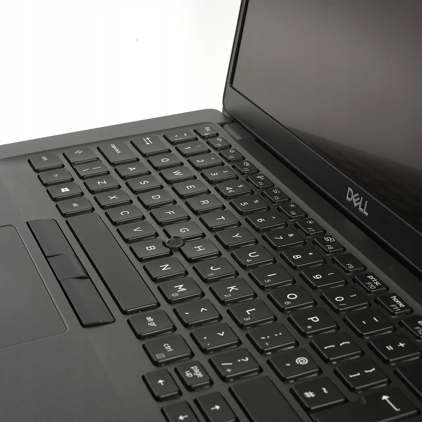 Trackpoint na klawiaturze laptopa Dell